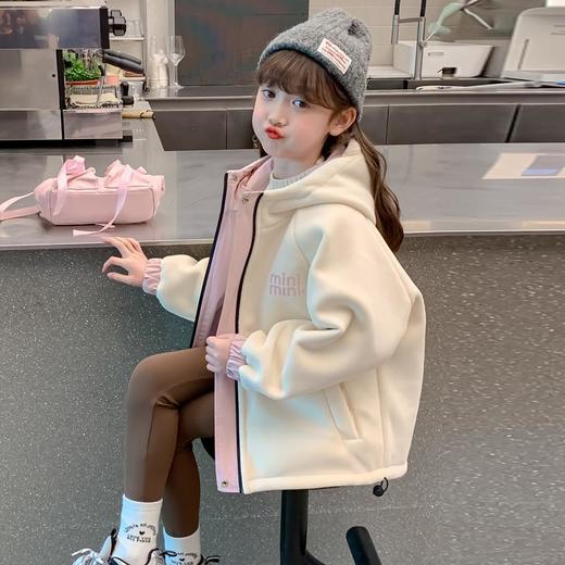 女童秋装外套2025新款儿童洋气女孩秋冬两面穿加绒加厚字母冲锋衣 商品图1