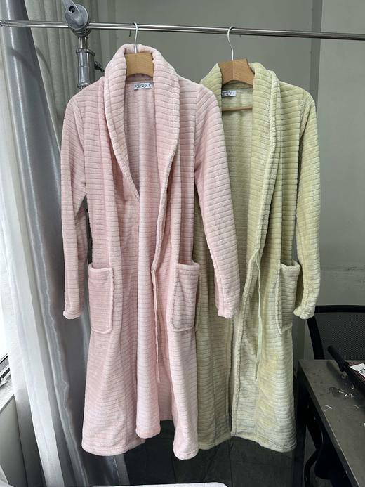 贝壳三 珊瑚绒厚实翻领系带浴袍加绒柔软纯色中长款睡袍C120307 商品图0