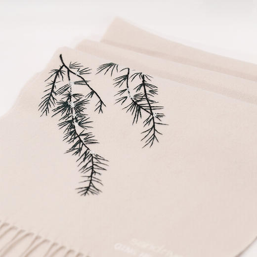 Sandriver X 清禾宫 乱针绣水波纹羊绒围巾  SJF92P800N   SJF93P448N 商品图10