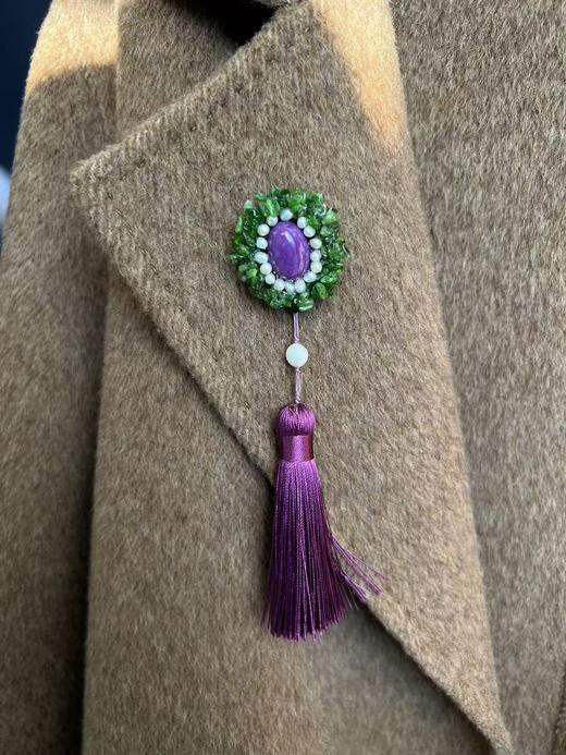【设计师款定制 胸针】鸿运当头、吉祥如意、紫色东来...这一波胸针都是花费了几个月的功夫，找设计师设计定制出的款，市面上不撞款，专采用天然材质，日常佩戴损坏包售后维修处理哦~ 商品图4