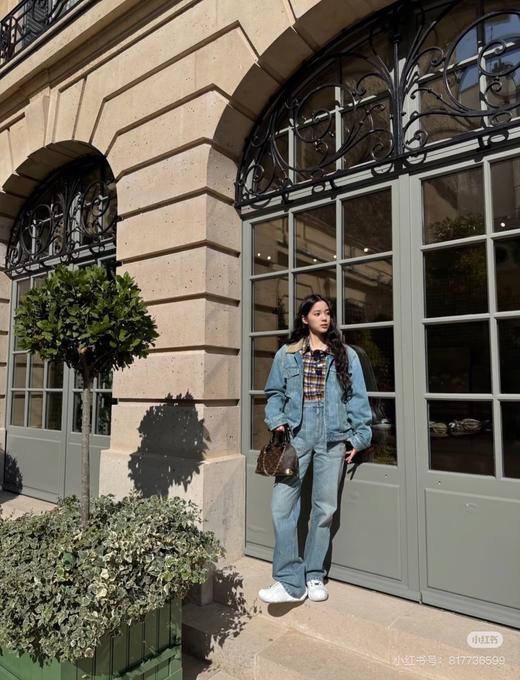 一店d 🫏家𝐬𝐤𝐥滑雪⛷️系列牛仔裤
𝟏𝟎.𝟏𝟕刚刚发售 卢昱晓 欧阳娜娜同款 这条新款真的太时髦了吧 而且是微喇裤型 上身直接轻松穿出“两米大长腿” 商品图6