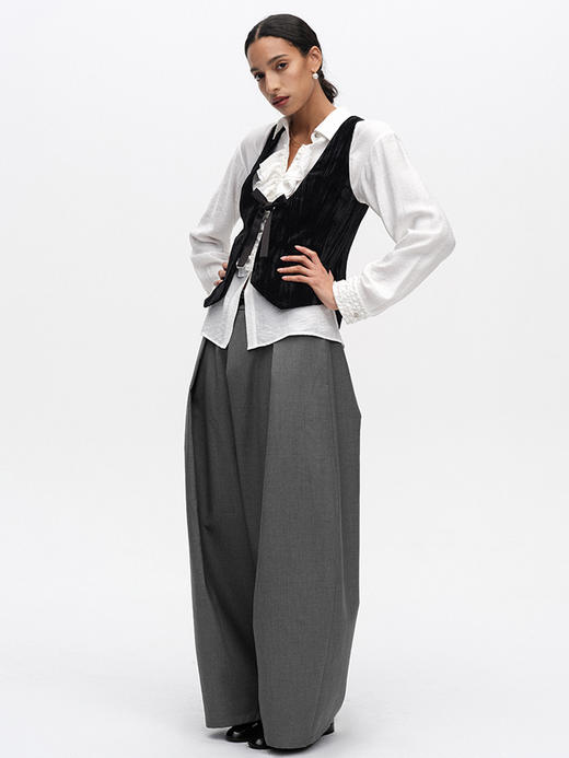 TR她热 午夜沙龙 黑色褶皱丝绒显瘦复古老钱弧形领系带马甲 商品图1