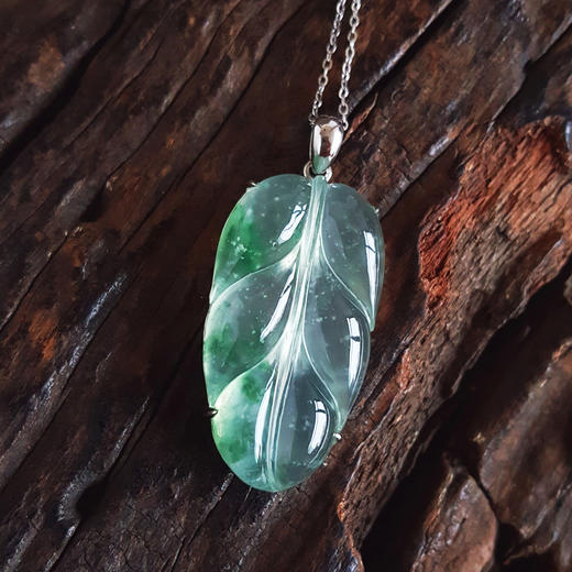 【天然正品】A货翡翠AU750收藏级白金镶天然木那高冰种飘蓝花叶子（金枝玉叶）翡翠吊坠项链36.1*16.2*7.1MM（皆取最大值）链长：45CM（长度可调节）女士021225NJS11 商品图5