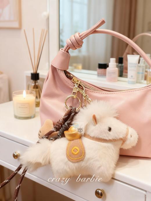 🔥谁挂谁富【马年玩偶公仔挂件套装 】！爆款元宝小马，一“马”当先的超人气吉祥物✅短绒面料，手感软fufu的像云朵，捏一下瞬间注入满满元气! 商品图4