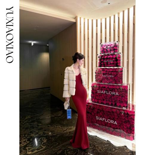 余潇潇【灵感缪斯】100雷克斯獭兔毛内里夹棉水钻织带气质翻领皮草 商品图4