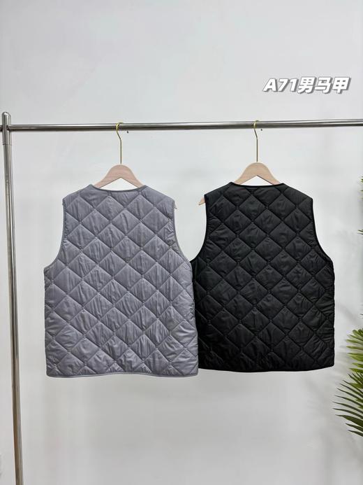 D120437一包2件！秋季新款男士精典款绵羊毛纽扣马甲外套 商品图1