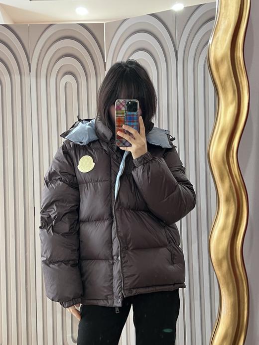 【体验无断层】Moncler Cyclone"变形金刚"羽绒服 一件衣服解决了从深秋到寒冬的所有穿搭烦恼。二合一设计，解锁N种穿法 不管是配裙子还是裤子都超级好看。而且质感真的绝，随便一拍都很有高级感 商品图3