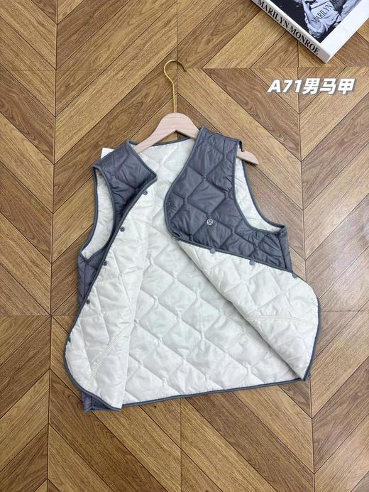 D120437一包2件！秋季新款男士精典款绵羊毛纽扣马甲外套 商品图9