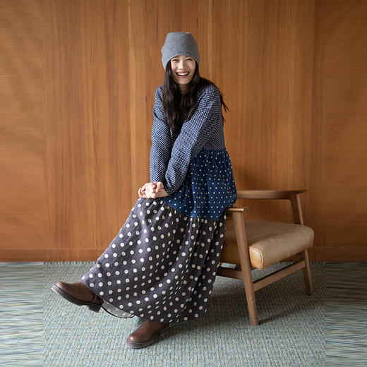 绽放856朵/波波裙·新款撞色波点拼接长袖连衣裙圆领宽松旅行长裙 商品图3