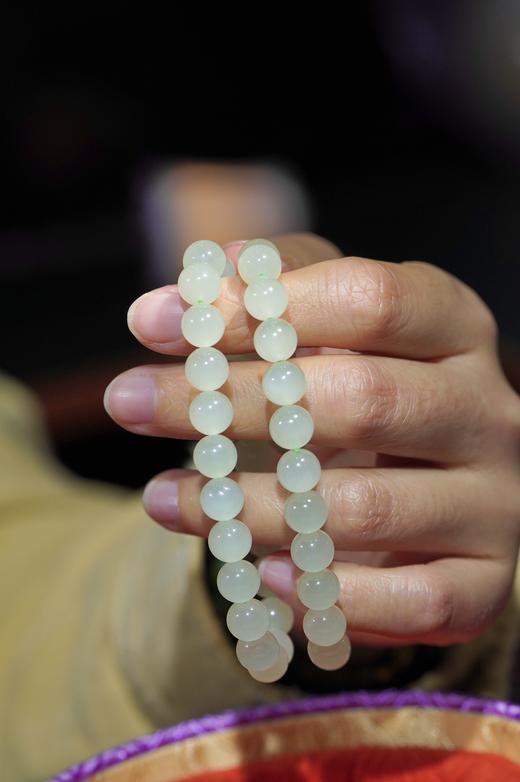 圆满 浅晴水荧光猫眼和田玉手串 JY 商品图0