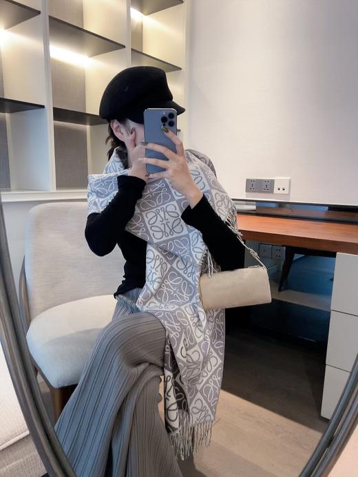 G689罗意威新款Khaki Green双色羊毛提花毛毯披肩 商品图3