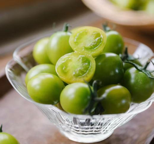 【纯甜翡绿降价啦！】晴甜圣女果 坚持藤上自然熟！拒绝催红，拒绝早摘！ 糖度高达10°+，甜得纯粹！让每一颗都吸饱阳光，攒足糖分！看着绿，吃着不酸，口感好好！ 商品图6