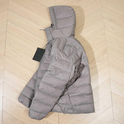 【秒杀价已调 直接拍】跟单 鸟家 连帽经典款 排骨轻薄羽绒服 内搭修身款 商品图6