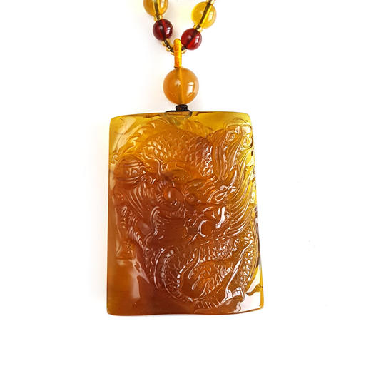 【天然正品】天然无杂裂雕龙形平安无事牌（生意兴隆、财源滚滚）墨西哥蓝珀吊坠项链49.0*37.5*16.0MM（皆取最大值）中性 251125NJS25特价：1280 商品图0