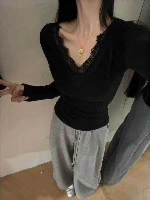 <曾小咸推荐> V领蕾丝边加绒打底衫（带胸垫） 日常109/件 活动价69.99！！【预售款，预计3-15天发货】 商品图2