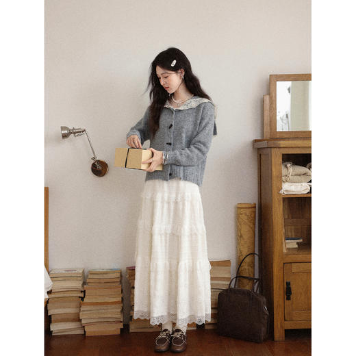 鹿向南「风吟玛奇」蕾丝花边海军领毛衣女冬季牛角扣针织开衫上衣 商品图1