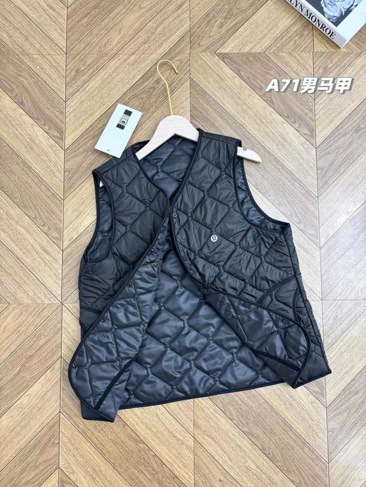 D120437一包2件！秋季新款男士精典款绵羊毛纽扣马甲外套 商品图8