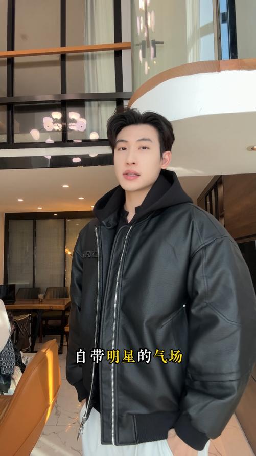 85060SDSA男士秋冬新款痞帅男装潮牌皮面字母连帽羽绒服高街风百搭外套 商品图0