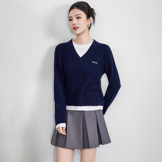 「高货wl」全新升级【铂金会员293/天猫399/差价106】(11222)洛诗琳假两件撞色羊毛衫2025秋冬气质字母刺绣针织上衣女 商品图2