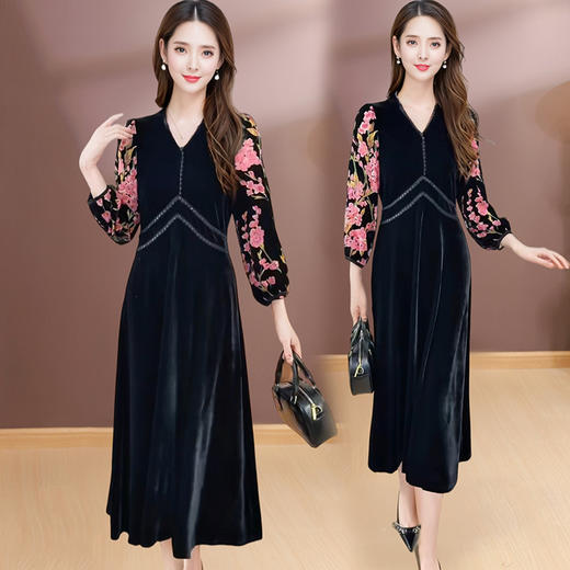 QYM SMAT100通勤风V领印花金丝绒连衣裙A字裙收腰显瘦气质裙 商品图0