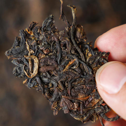 【库存告急！！】【云南七子饼】18年陈老生茶2007年头春茶，原勐海茶厂高级茶技师，7549批次研发制作发起人:陈金秀女士全程监制；品质过硬！【标准干仓自然转化】357g/饼 7饼/提 商品图3