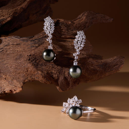 Manreya玛芮雅“钻叶垂墨”珍珠耳饰|铜镀金，大溪地珍珠 商品图1