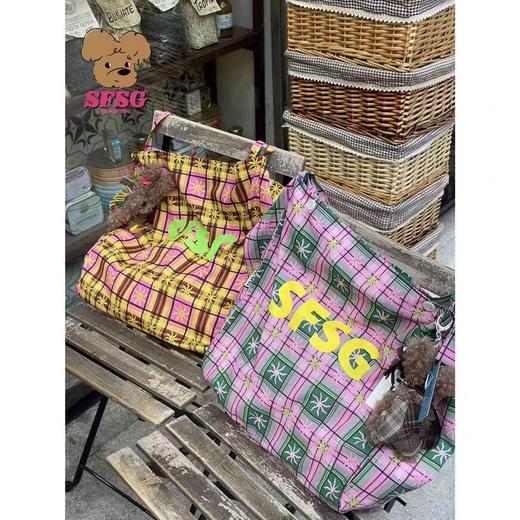 4楼Eubelle欧蓓 SFSG潦草小狗格纹包系列 格纹太阳LOGO单肩包通勤大容量 活动价：179元 商品图3