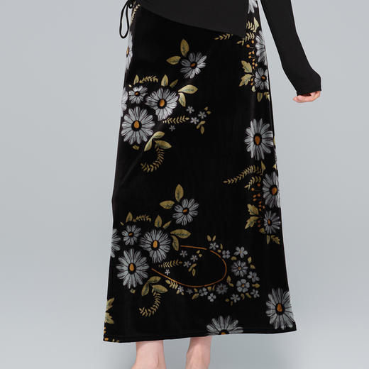 「自」全新升级【铂金会员174/天猫229/差价55】(22135)洛诗琳新中式高腰显瘦丝绒裙2025秋冬气质印花半身长裙女 商品图2