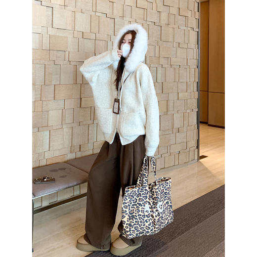 <曾小咸推荐>现货秒杀！微信超特价！毛领拉链连帽毛衣开衫 日常249.99 立减120 秒杀129.99！ 商品图1