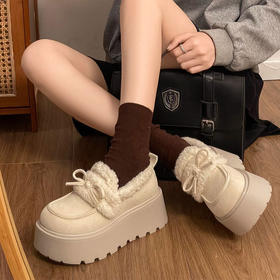 【全新升级❗️加绒厚底勃肯鞋】舒适的内里选料，弧度自然舒适，个性防滑底纹，外穿2026新款冬季复古白色勃肯毛毛鞋女QQ