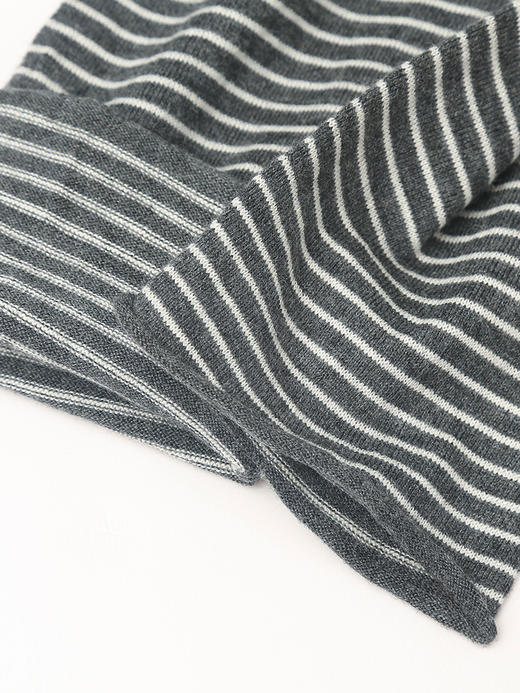 灰调细条纹圆领长袖 T 恤 修身弹力打底衫 简约通勤风春秋基础款内搭上衣 商品图3