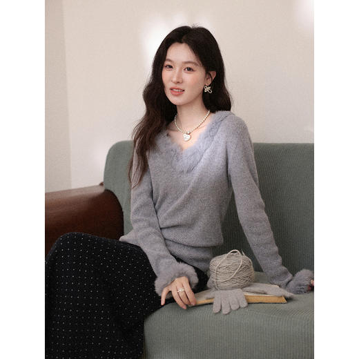 鹿向南「灰色月光」法式杏色针织衫女秋冬高级感显瘦内搭长袖上衣 商品图0