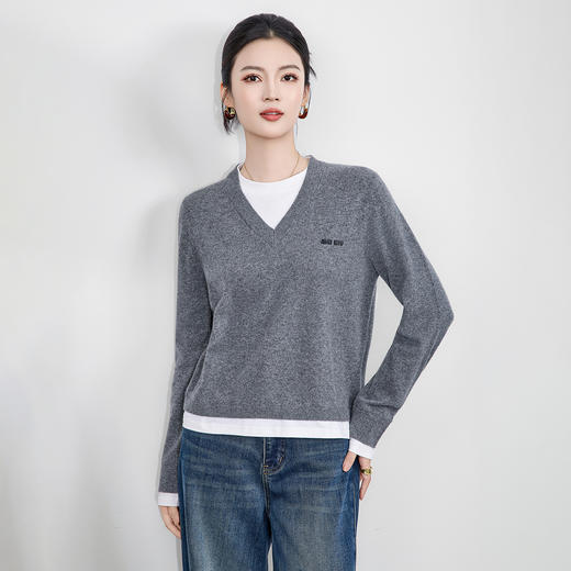 「高货wl」全新升级【铂金会员293/天猫399/差价106】(11222)洛诗琳假两件撞色羊毛衫2025秋冬气质字母刺绣针织上衣女 商品图1