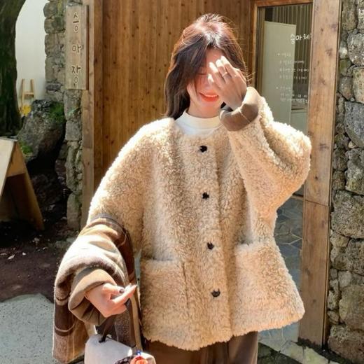 限时赠送袜子两双【ARRKSEKKE 白鹿同款羊羔绒短款外套&羊羔绒羊棉毛中长款外套】棉羊毛/里衣摇粒绒外套短款&长款 时尚3色‼160斤也可穿保暖程度可抵一件羽绒服～ 商品图0