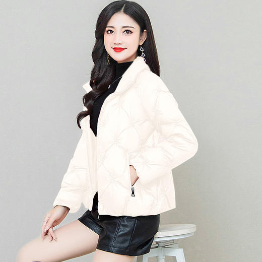 QYM C2289休闲短款羽绒服时尚轻薄保暖菱格外套 商品图4