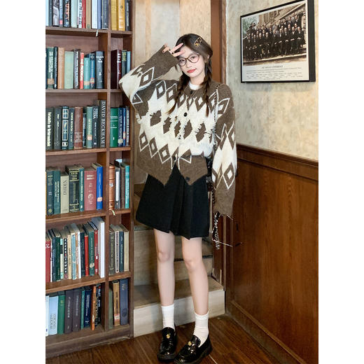 <曾小咸推荐> 现货秒杀！微信超特价！复古咖色菱格毛衣开衫 日常219.99 立减120 秒杀99.99！ 商品图2