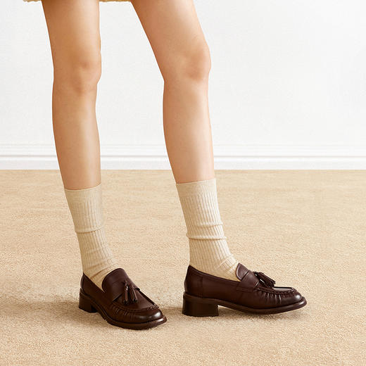 【上新】千百度流苏褶皱中跟乐福鞋女2026春季新款厚底牛皮深口单鞋小皮鞋A26133507 商品图2