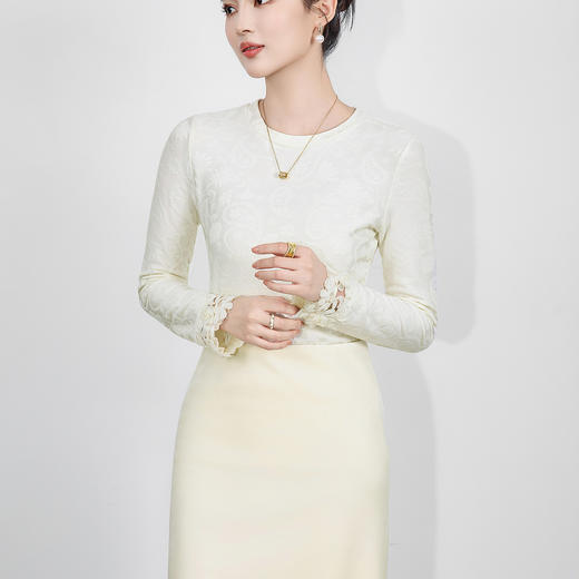 「高货wl」全新升级【铂金会员220/天猫289/差价69】(95019)洛诗琳蕾丝拼接打底上衣2025秋冬新款气质暗纹提花打底衫 商品图2