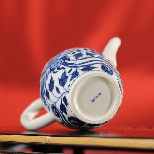 问鼎旗下天石窑白陶泥元青花执壶公杯(凤穿牡丹)（缺货） 商品图2