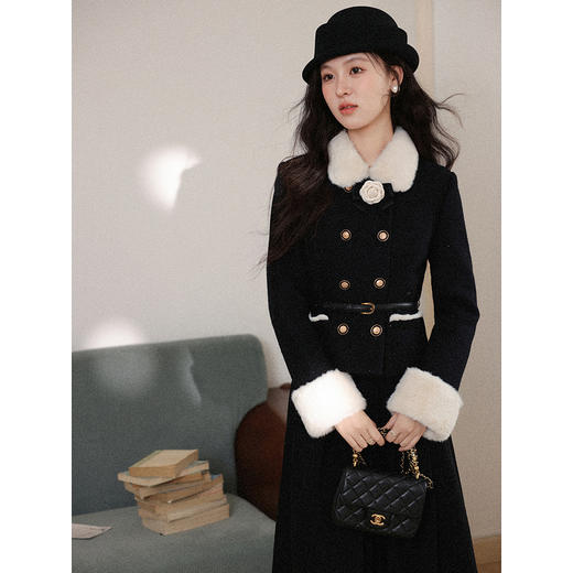 鹿向南「白茶千金」黑色短款外套女秋冬收腰毛领长款连衣裙套装 商品图0