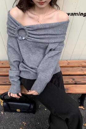 SIA SAYLOR 纯欲风一字领露肩设计感针织毛衣 21640