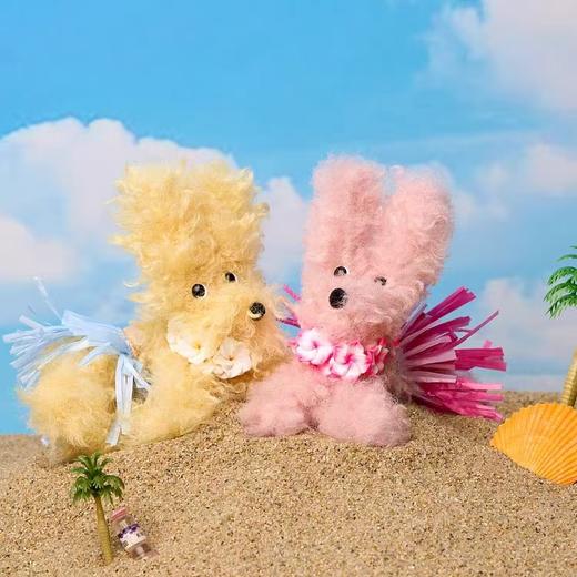 4楼Eubelle欧蓓 【白鹿同款】SFSG度假系列潦草小狗挂件毛绒玩偶 活动价：189元 商品图0