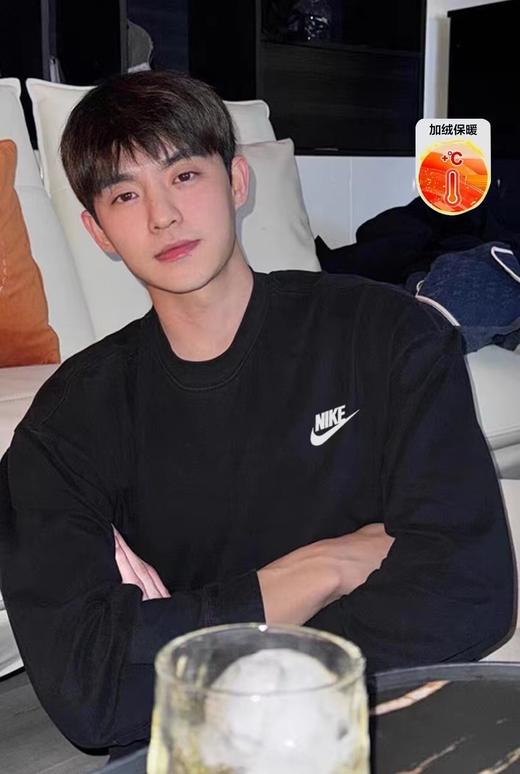 D120420新款线条爱心画抓绒保暖圆领卫衣男女同款 商品图4