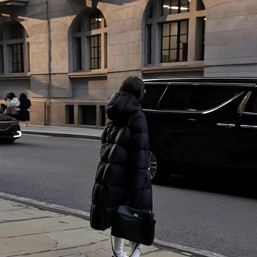 西遇时尚连帽长款棉服女冬季新款高级感轻便保暖面包服外套SS051928 商品图4