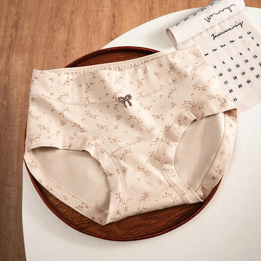 【氛围天花板❗️纯棉小碎花内裤】氛围天花板，亲肤大包臀版型，吸湿透气不闷热，底裆10A级益生菌呵护，纯棉抑菌女生加长档包臀碎花女生小平四角裤QQ 商品图7