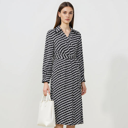 EITIE爱特爱春季新款V领气质时尚收腰显瘦连衣裙7307006 商品图6