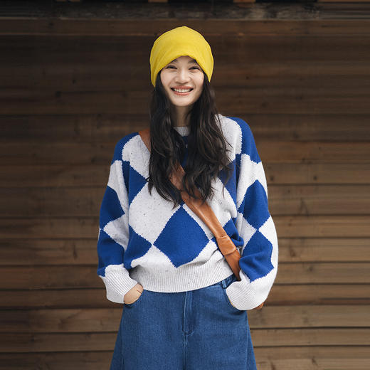 绽放857朵/蓝菱格·纯羊毛蓝白菱形格圆领宽松长袖毛衣新款羊毛衫 商品图2