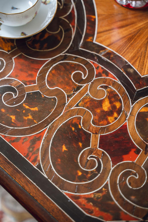 独角鹿西洋古董1880年代法国出品古典卷叶主题布勒镶嵌装饰胡桃木桌几 商品图4