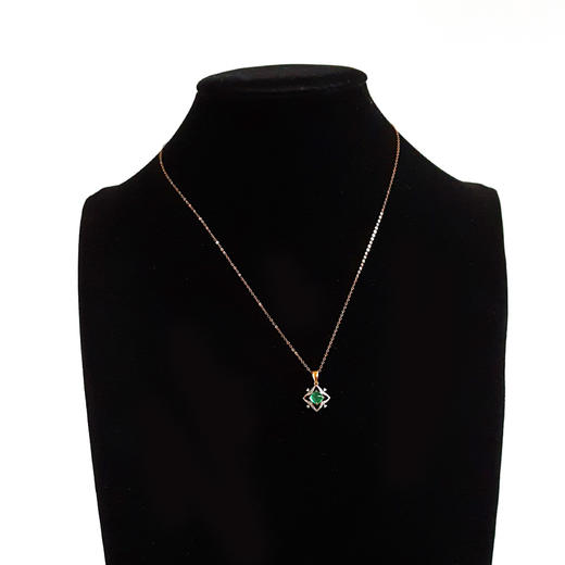 【天然正品】AU750黄金镶钻镶天然糖塔造型0.8克拉木佐绿祖母绿吊坠项链17.9*11.9*5.6MM（皆取最大值）链长：45CM（长度可调节）女士 251125NJS15 商品图6