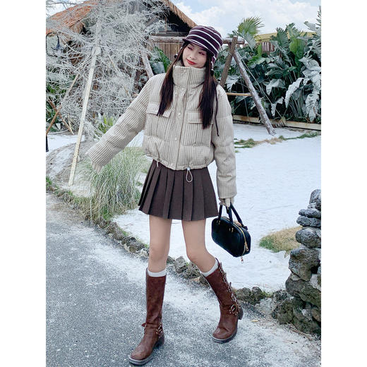 <曾小咸推荐>现货秒杀！微信超特价！杏色条纹短款羽绒服 日常499.99 立减230 秒杀269.99！米白打底衫秒杀59.99！！ 商品图2